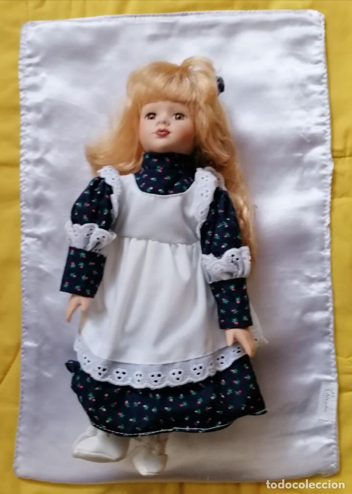 Coleccionismo recortables: Mu&ntilde;eca de porcelana de colecci&oacute;n - Foto 3