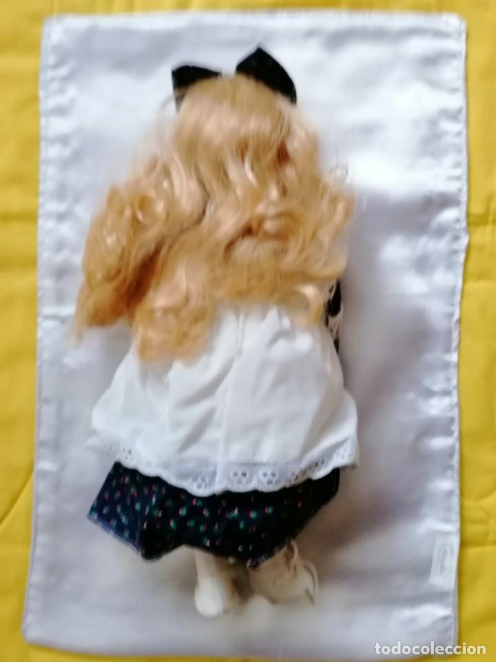 Coleccionismo recortables: Mu&ntilde;eca de porcelana de colecci&oacute;n - Foto 4
