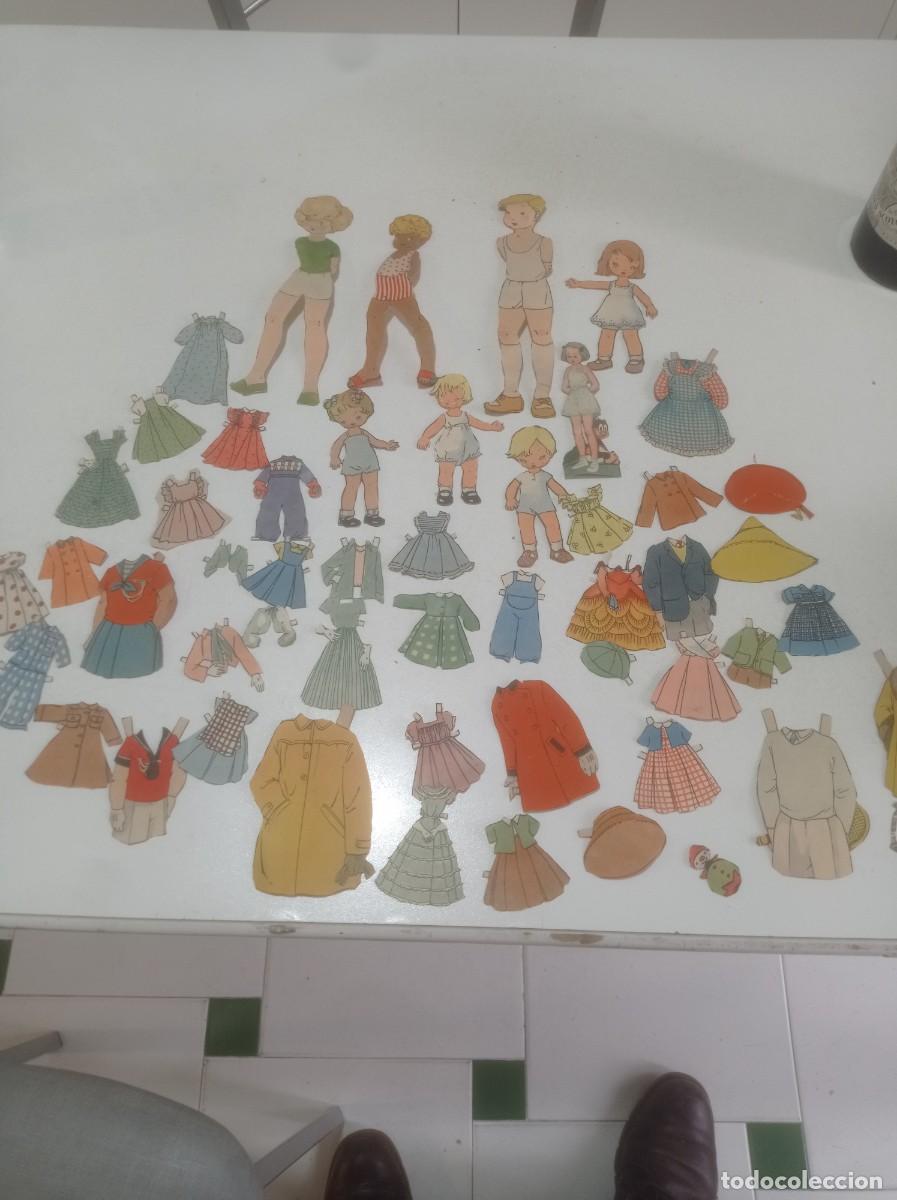 Coleccionismo recortables: Antiguo lote de mu&ntilde;ecas recortables - Foto 1