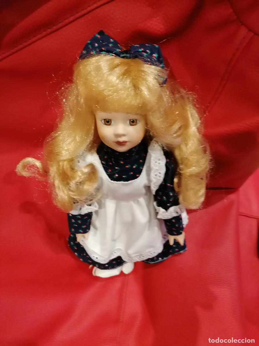 Coleccionismo recortables: Mu&ntilde;eca de porcelana de colecci&oacute;n - Foto 9