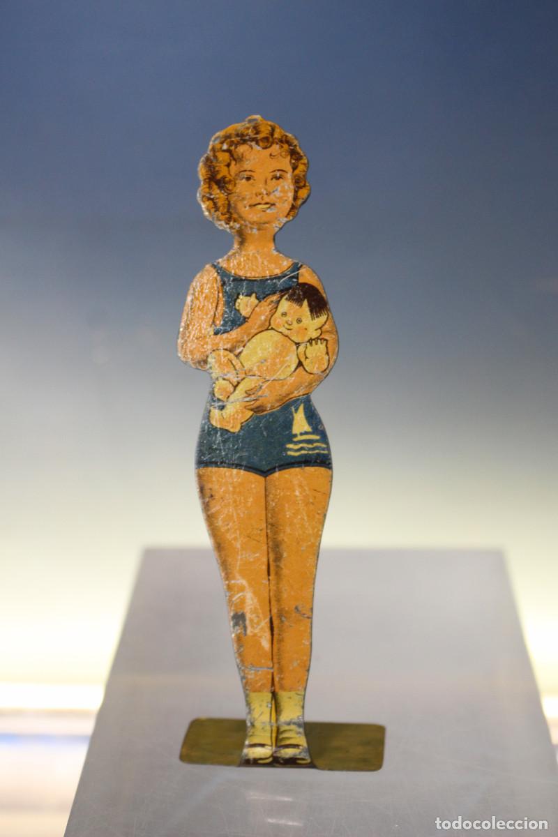 Coleccionismo recortables: 03. Shirley. Editorial Hergan. Maniqu&iacute; met&aacute;lico para recortables. Circa 1930.