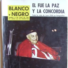 Coleccionismo de Revista Blanco y Negro: JUAN XXIII VESPA SUBMARINO NUCLEAR DREADNOUGHT REVISTA BLANCO Y NEGRO 2666 DE 1963