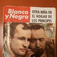 Coleccionismo de Revista Blanco y Negro: BLANCO Y NEGRO REVISTA Nº 2772 MADRID, 19 DE JUNIO 1965_MCDIVITT Y WHITE, ALEGRIA DE LOS HEROES.. Lote 209872611
