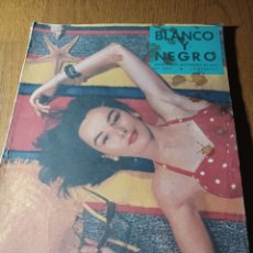 Coleccionismo de Revista Blanco y Negro: REVISTA 1958 GUERRA DEL BACALAO ISLANDIA.CIGARRO PURO SÍMBOLO PROSPERIDAD ANILLOS.TUNEL DEL TIBIDABO
