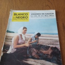 Coleccionismo de Revista Blanco y Negro: REVISTA 1962 REPLICA CARABELA LA NIÑA . RAQUEL MELLER. LAS RIAS ALTAS IV CONCURSO CASTILLOS DE ARENA. Lote 344250868