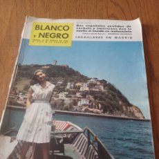 Coleccionismo de Revista Blanco y Negro: REVISTA 1962 RAMON MENENDEZ PIDAL.VUELTA AL MUNDO EN MOTO.VERANO SEBASTIÁN. IV CENTENARIO ST TERESA. Lote 344254118
