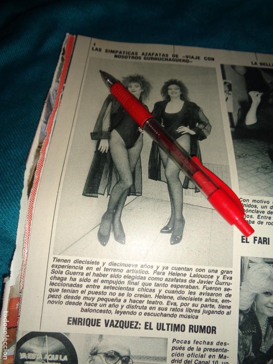 Coleccionismo de Revista Diez Minutos: RECORTE : AZAFATAS DE &rdquo;VIAJE CON NOSOTROS GURRUCHAGUERO&rdquo;. DIEZ MINUTOS, FEBR 1988