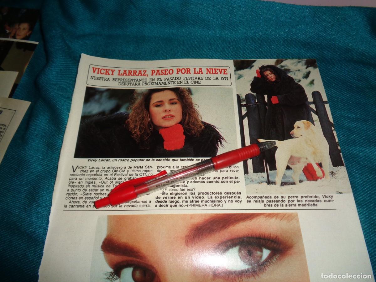 Collectionnisme de Magazine Diez Minutos: RECORTE : VICKY LARRAZ, PASEO POR LA NIEVE. DIEZ MINUTOS, FEBR 1988