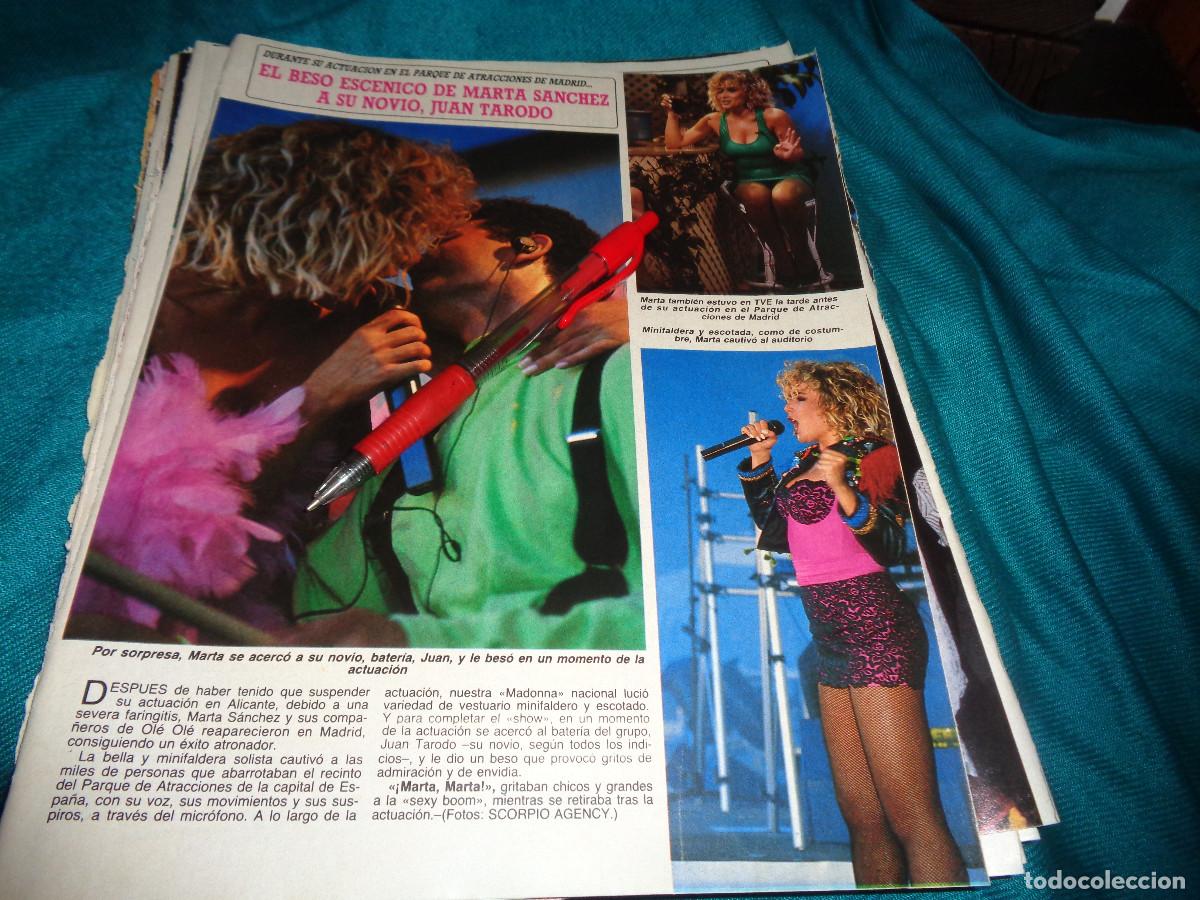Coleccionismo de Revista Diez Minutos: RECORTE : BESO ESCENICO DE MARTA SANCHEZ A SU NOVIO. DIEZ MINUTOS, JULIO 1988