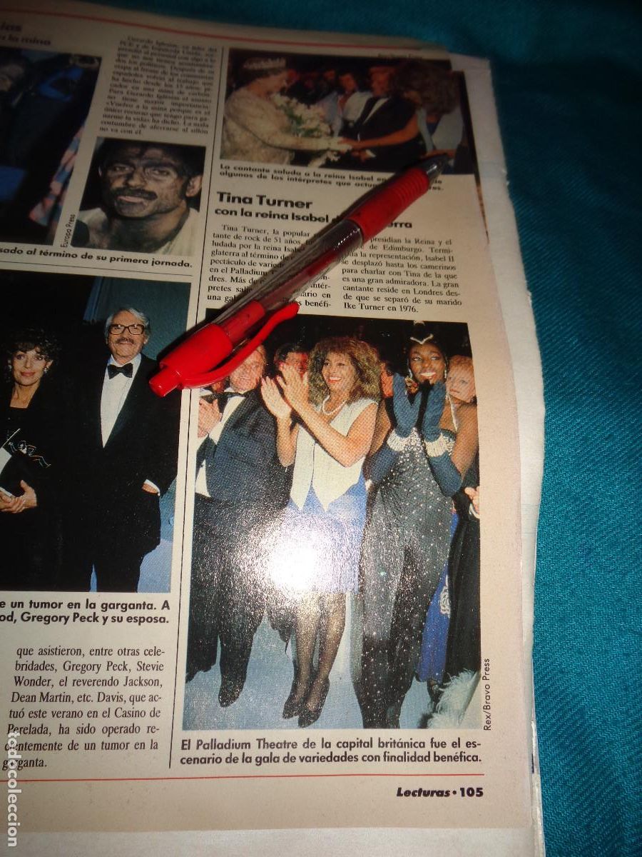 Colecionismo da Revista Diez Minutos: RECORTE : TINA TURNER, CON LA REINA ISABEL DE INGLATERRA. DIEZ MINUTOS, DCMBRE 1990