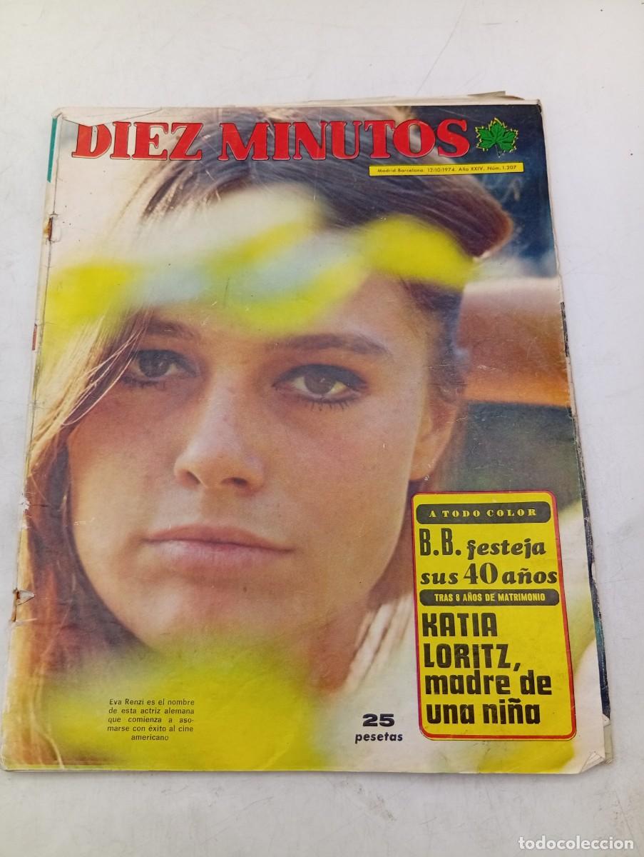 Coleccionismo de revista Diez Minutos: REVISTA DIEZ MINUTOS. N&ordm; 1207. A&Ntilde;O 1974. KATIA LORITZ, MADRE DE UNA NI&Ntilde;A. CHARLES BRONSON Y... LEER