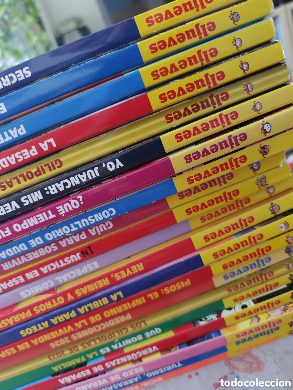 Coleccionismo de revista El Jueves: Lote 33 revistas El Jueves (2023-2026) N&ordm; 2387-2425 | Colecci&oacute;n Humor Sat&iacute;rico