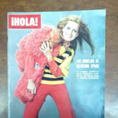 Coleccionismo de Revista Hola: HOLA Nº 1436 AÑO 1972 BEGUM AGA KHAN CARMEN MARTINEZ BORDIU LIZ TAYLOR. Lote 111512095
