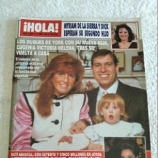 Coleccionismo de Revista Hola: ¡HOLA! Nº 2383. ABRIL, 1990. LOS DUQUES DE YORK CON SU NUEVA HIJA. HOLLYWOOD EN LA NOCHE DE L.. LEER. Lote 361214035