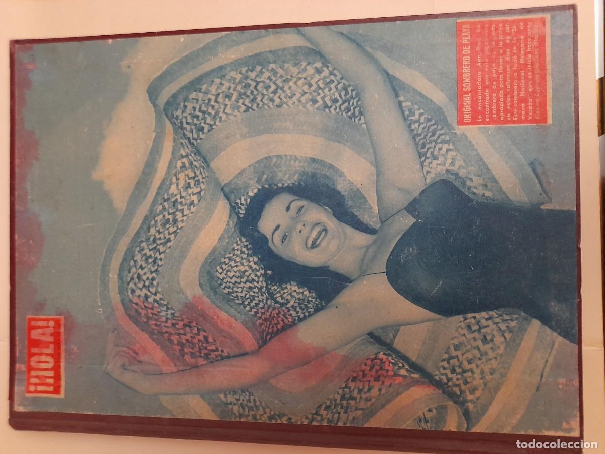 Coleccionismo de Revista Hola: Revista HOLA Tomo 17 n&uacute;meros encuadernados a&ntilde;o 1956. La portada del 620 va sobre la tapa del libro.
