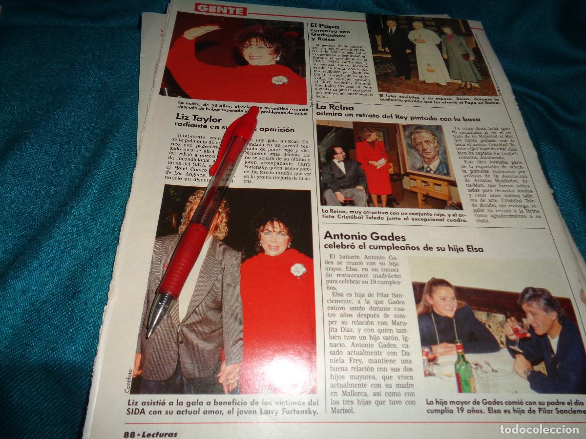 Coleccionismo de revistas: RECORTE : LIZ TAYLOR, RADIANTE CON SU JOVEN ACOMPA&Ntilde;ANTE. LECTURAS, DICBRE 1990