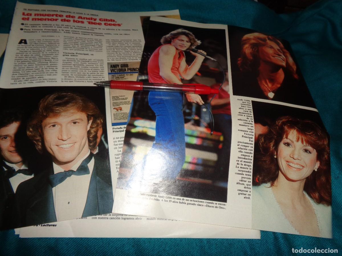 Coleccionismo de revistas: RECORTE : LA MUERTE DE ANDY GIBB, EL MENOR DE LOS BEE GEES. LECTURAS, MARZO 1988