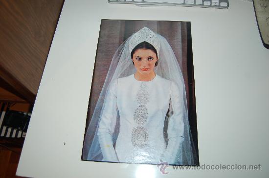 Colecionismo de Revistas e Jornais: CARMINA ORD&Oacute;&Ntilde;EZ: Gran recorte de 1973, con el vestido de su boda con PAQUIRRI