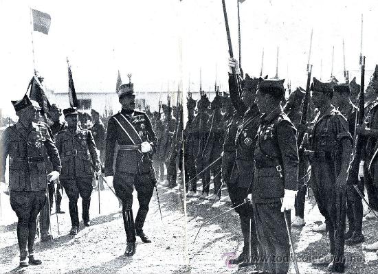 Coleccionismo de revistas y peri&oacute;dicos: MARRUECOS 1927 REYES ANTE LA LEGION DESFILE 2 HOJAS REVISTA