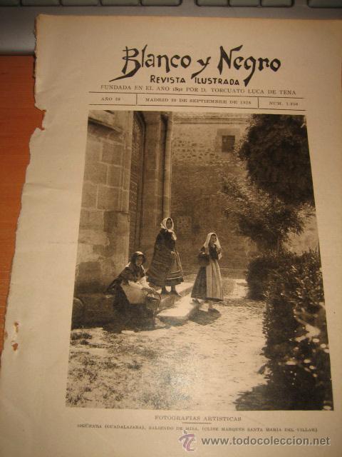 Collection Magazines and Newspapers: SIGUENZA (GUADALAJARA) SALIENDO DE MISA  HOJA  DE REVISTA 1928
