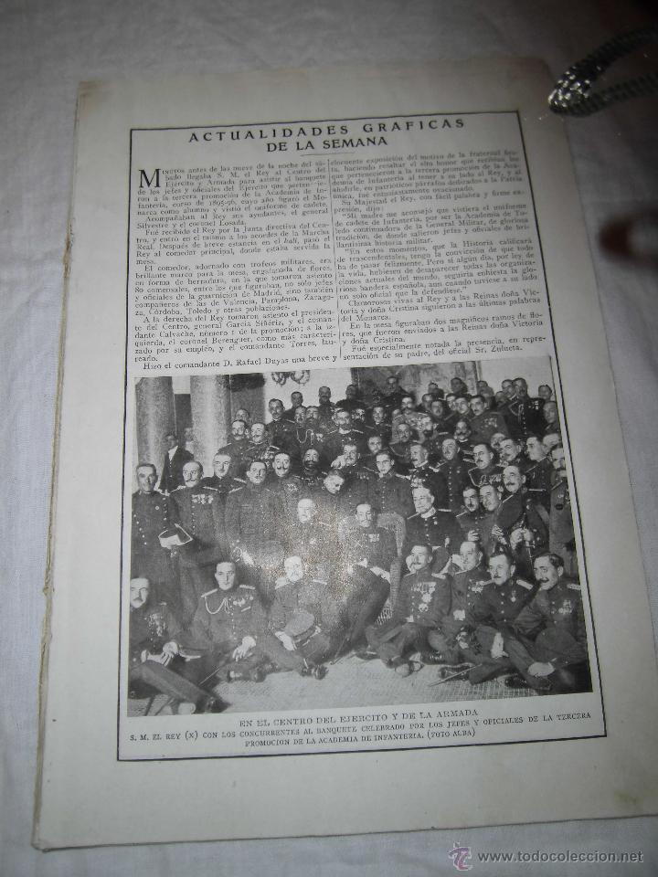 Collection Magazines and Newspapers: EL REY CON LOS JEFES Y OFICIALES 3&ordf;PROMOCION ACADEMIA INFANTERIA HOJA DE REVISTA BLANCO Y NEGRO 1918