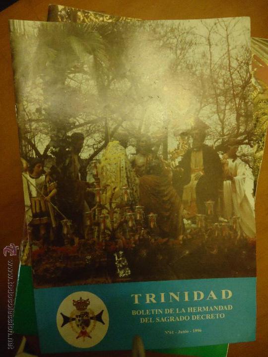 Coleccionismo de Revistas y Peri&oacute;dicos: REVISTA SEMANA SANTA - SEVILLA - BOLETIN HERMANDAD SAGRADO DECRETO VIRGEN DE LA TRINIDAD 61 - 1996