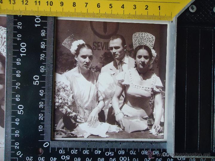 Coleccionismo de Revistas y Peri&oacute;dicos: SEVILLA EN 1950 LOLA FLORES Y SU HERMANA CARMEN  FIESTA DE LA FLOR EN EL TEATRO SAN FERNANDO