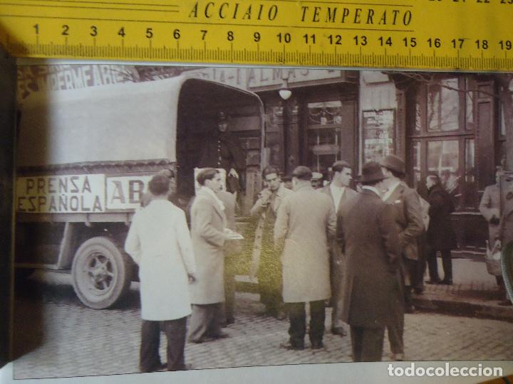 Coleccionismo de revistas y peri&oacute;dicos: 1934 sevilla camion de prensa espa&ntilde;ola vende el diario abc en la campana , huelga de periodicos