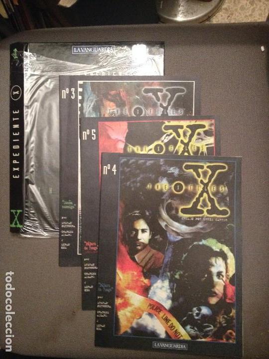 Collection Magazines and Newspapers: COLECCIONABLE THE X FILES LA VANGUARDIA N 3, 4  y 5 y LAS TAPAS DEL VOLUMEN 1
