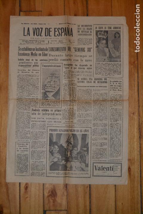 Sammeln von Zeitschriften und Zeitungen: LA VOZ DE ESPA&Ntilde;A DE 1966- SON LA PRIMERA Y ULTIMA HOJA