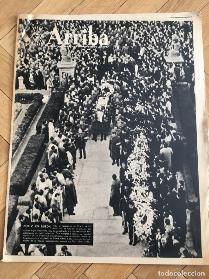 Sammeln von Zeitschriften und Zeitungen: ARRIBA (18-12-57) UBEDA ROJAS NAVARRETE PLAZA MAYOR MADRID REAL MADRID ATLETICO MADRID FANGIO TOROS