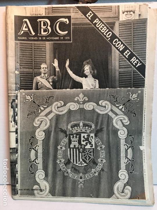 Coleccionismo de Revistas y Peri&oacute;dicos: ABC DEL 28 DE NOVIEMBRE DEL 75 EL PUEBLO CON EL REY