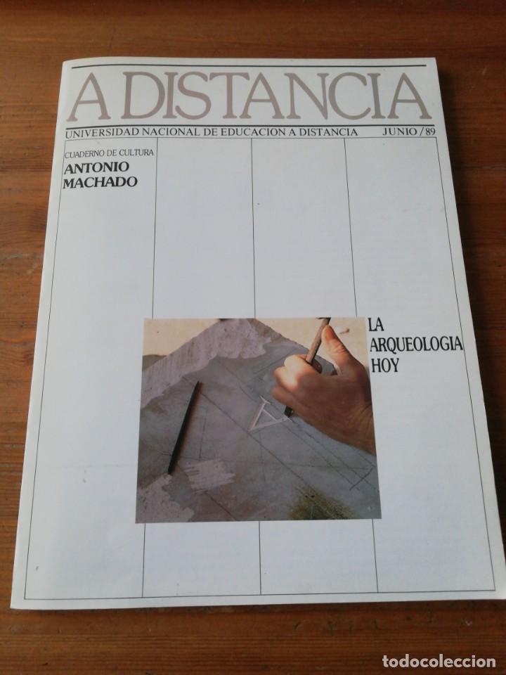 Sammeln von Zeitschriften und Zeitungen: Revista A distancia. Junio 1989. UNED.
