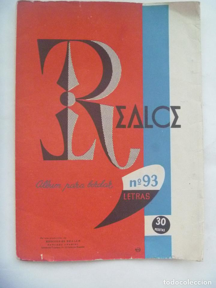 Coleccionismo de revistas y peri&oacute;dicos: REVISTA DE COSTURA &uml; REALCE &uml; , ALBUM PAERA BORDAR, N&ordm; 93 LETRAS, 1969