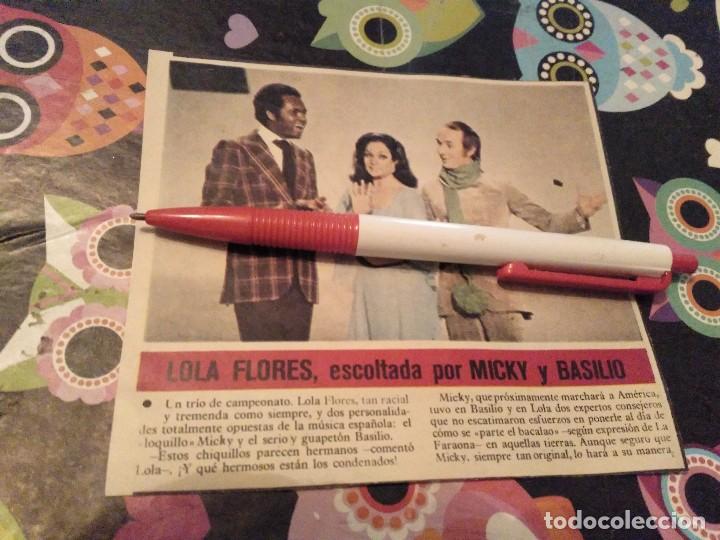 Coleccionismo de revistas y peri&oacute;dicos: ANTIGUO RECORTE REVISTA A&Ntilde;OS 70 LOLA FLORES ESCOLTADA POR MICKI Y BASILIO