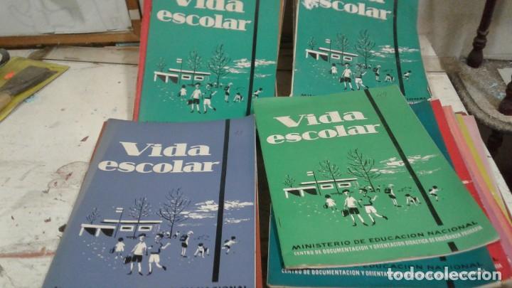 Coleccionismo de revistas y peri&oacute;dicos: REVISTA VIDA ESCOLAR - MINISTERIO DE EDUCACION NACIONAL-GRAN LOTE DE 72 PRIMEROS NUMEROS