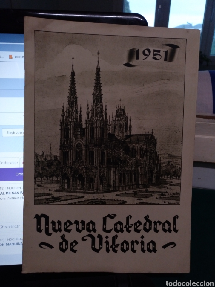Coleccionismo de revistas y peri&oacute;dicos: Nueva catedral de Vitoria 1951