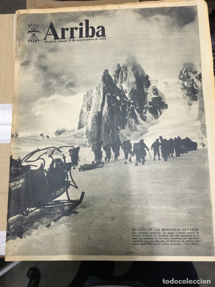 Coleccionismo de Revistas y Peri&oacute;dicos: ARRIBA (11-9-1958) CHAMONIX SANTIAGO CRUZ EN LA BAHIA SAN SIMON GALICIA HOMENAJE A CESAR SOFIA LOREN