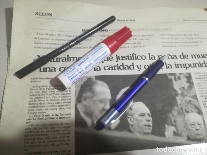 Collezionismo di Riviste e Giornali: RECORTE DE PRENSA BLAS PI&Ntilde;AR DIARIO DE LEON MIERCOLES 1 DE MAYO 2002 REF. GAR 252