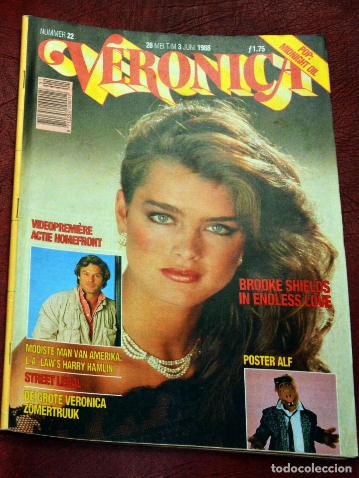 Coleccionismo de revistas y peri&oacute;dicos: BROOKE SHIELDS revista holandesa VERONICA 1988. poster ALF serie tv.