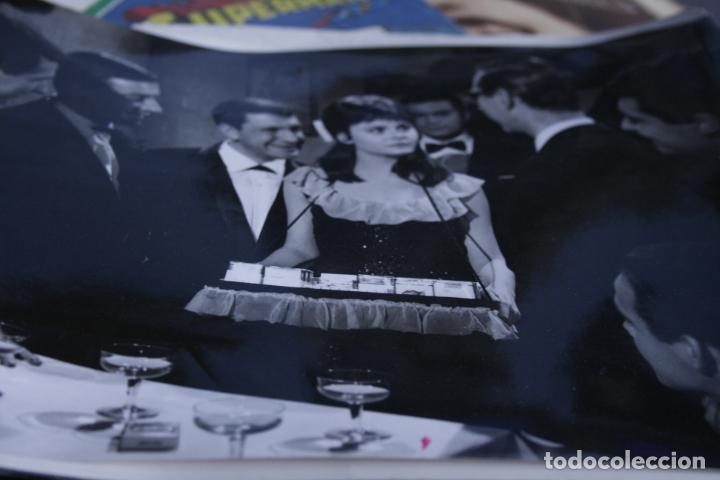Coleccionismo de Revistas y Peri&oacute;dicos: FOTOGRAFIA FOTO ROCIO DURCAL ORIGINAL MAS BONITA QUE NINGUNA  17 X 23 CMS