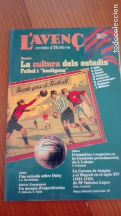Collezionismo di Riviste e Giornali: Revista Aven&ccedil; n&ordm; 211 Febrer 1997 La cultura dels estadis Futbol i Hooligans / Duby