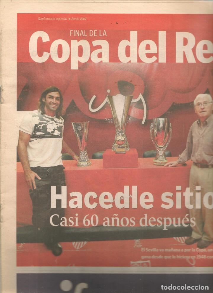 Coleccionismo de Revistas y Peri&oacute;dicos: ABC. EL SEVILLA A POR COPA DEL REY. JUNIO, 2007. (ST/P)