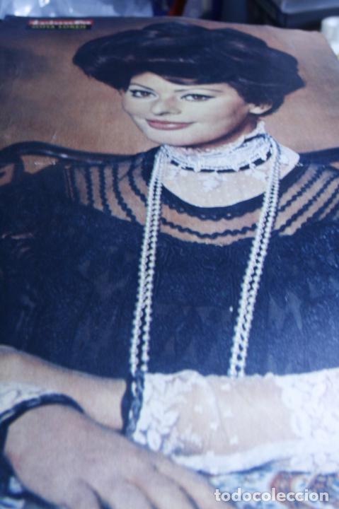 Coleccionismo de Revistas y Peri&oacute;dicos: POSTER SOFIA LOREN REVISTA TRIUNFO 52 X 33 CMS