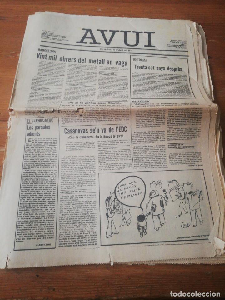 Sammeln von Zeitschriften und Zeitungen: Peri&oacute;dico Avui. N&uacute;mero 1. 23 abril de 1976.