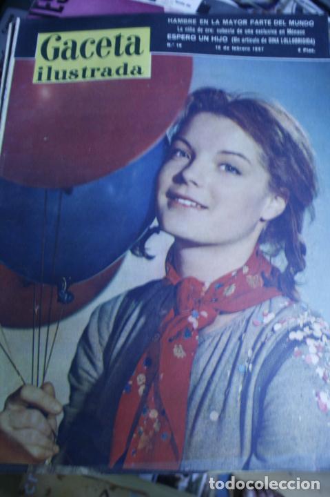 Coleccionismo de Revistas y Peri&oacute;dicos: ROMY SCHNEIDER ISABEL II RAMON DE CAPMANY GINA LOLLOBRIGIDA ENRIQUE GRANADOS 1957