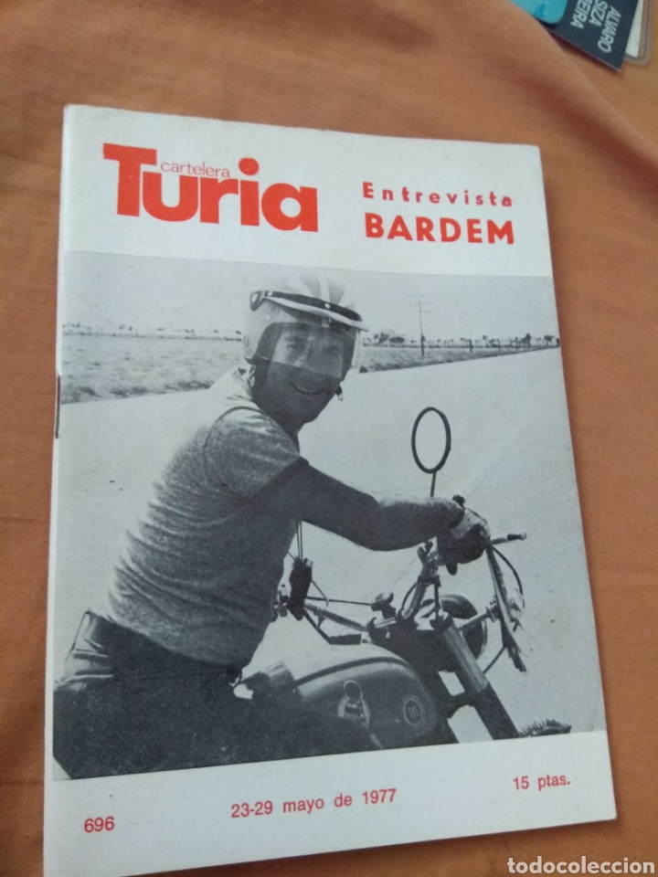 Coleccionismo de revistas y peri&oacute;dicos: Revista Cartelera Turia N&ordm;696 - A&ntilde;o 1977 Portada Juan Antonio Bardem - Contraportada Humphret Bogar