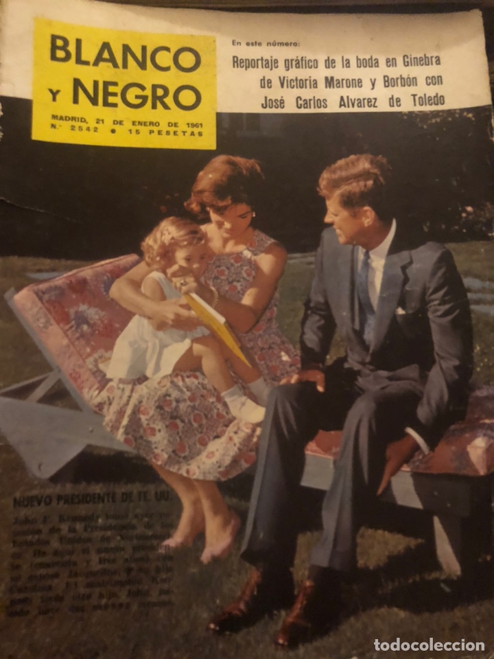 Coleccionismo de Revistas y Peri&oacute;dicos: Lote de 25 revistas a&ntilde;os 61, 62, 63 y 75 ( Semana, Hola! Blanco y negro...) mirar fotos