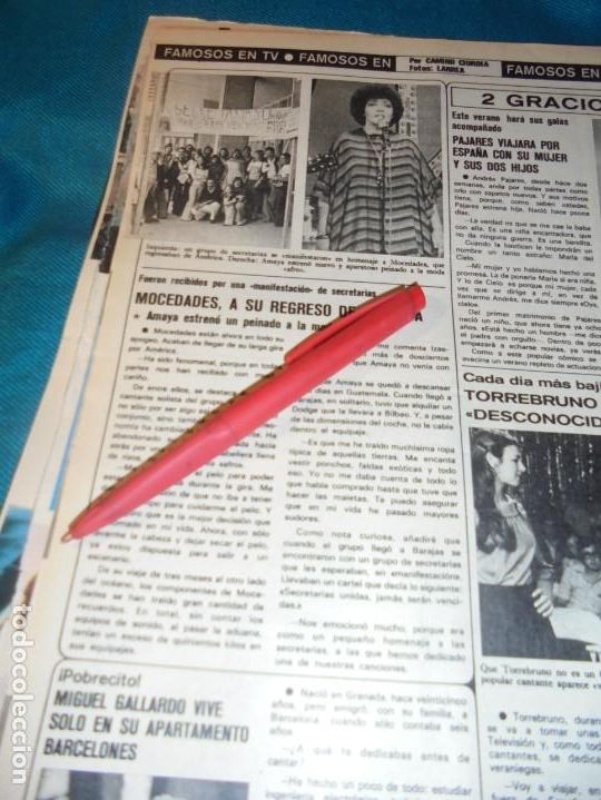 Coleccionismo de Revistas y Peri&oacute;dicos: RECORTE : MOCEDADES A SU REGRESO DE AMERICA. AMAYA. SEMANA, JULIO 1976 (#)