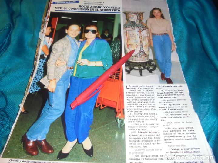 Coleccionismo de Revistas y Peri&oacute;dicos: RECORTE : ROCIO JURADO CONOCE A ORNELLA MUTI EN AEROPUERTO. SEMANA, MAYO 1989 (#)